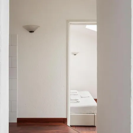1 Bedroom & 1 Living Apt - Duomo 5 Milán